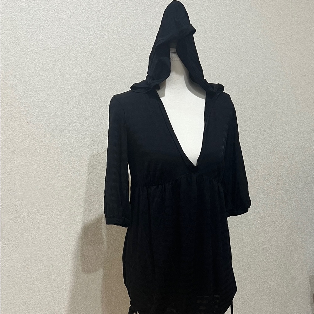 Arden B Black Hooded Short Sleeve Top